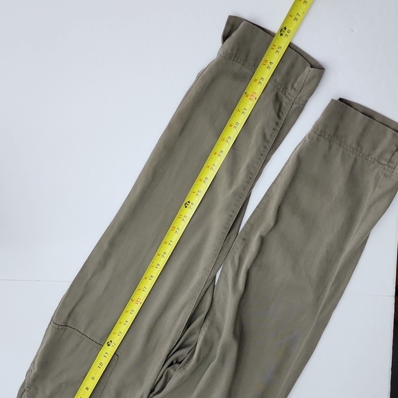 ⭐️3/ $30⭐️ Jones New York Army Green Soft Cotton Lightweight Cargo Pants Sz 8 - Picture 12 of 15